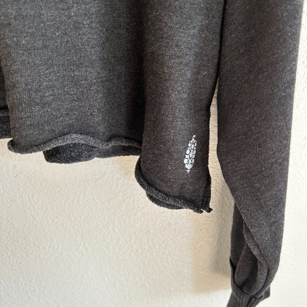 NWOT Free People Movement Sweatshirt XS Charcoal Gray Crop Boxy - Picture 3 of 10